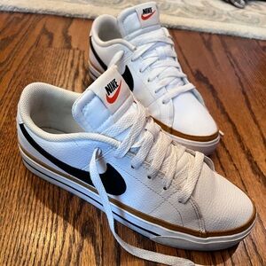 Nike Women's Court Legacy Shoes